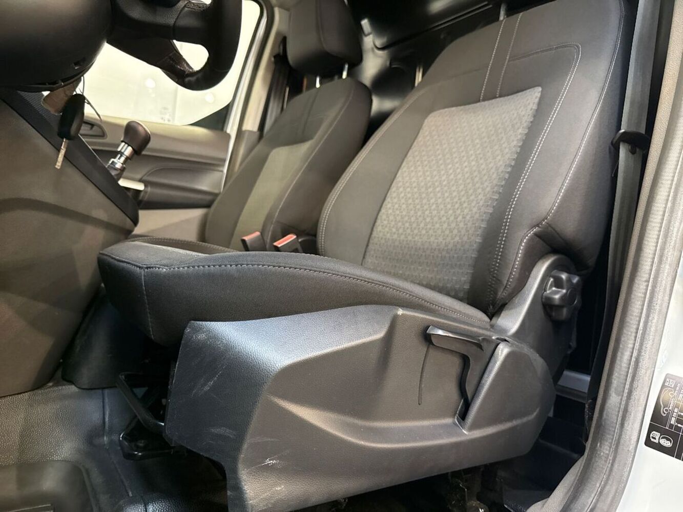 Ford Transit Connect vaihtoauto