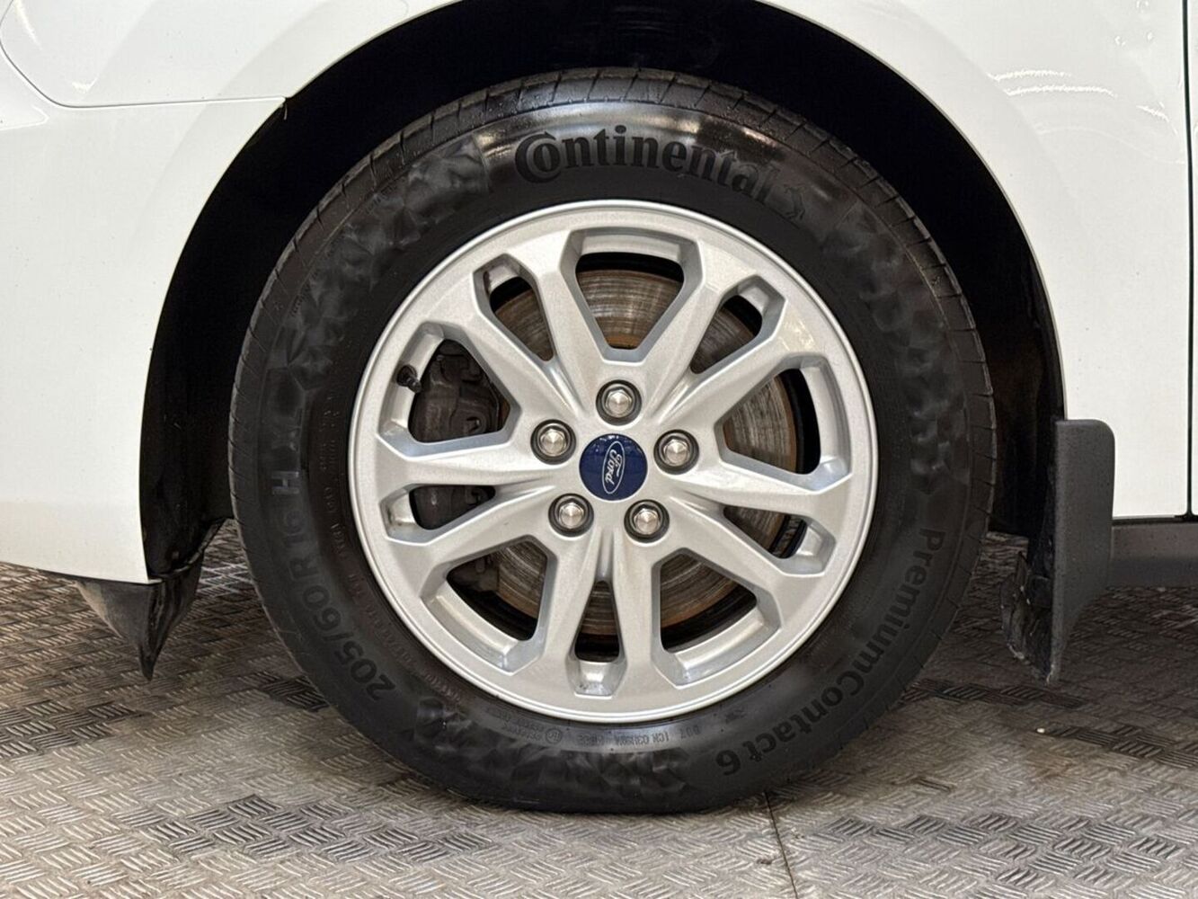 Ford Transit Connect vaihtoauto