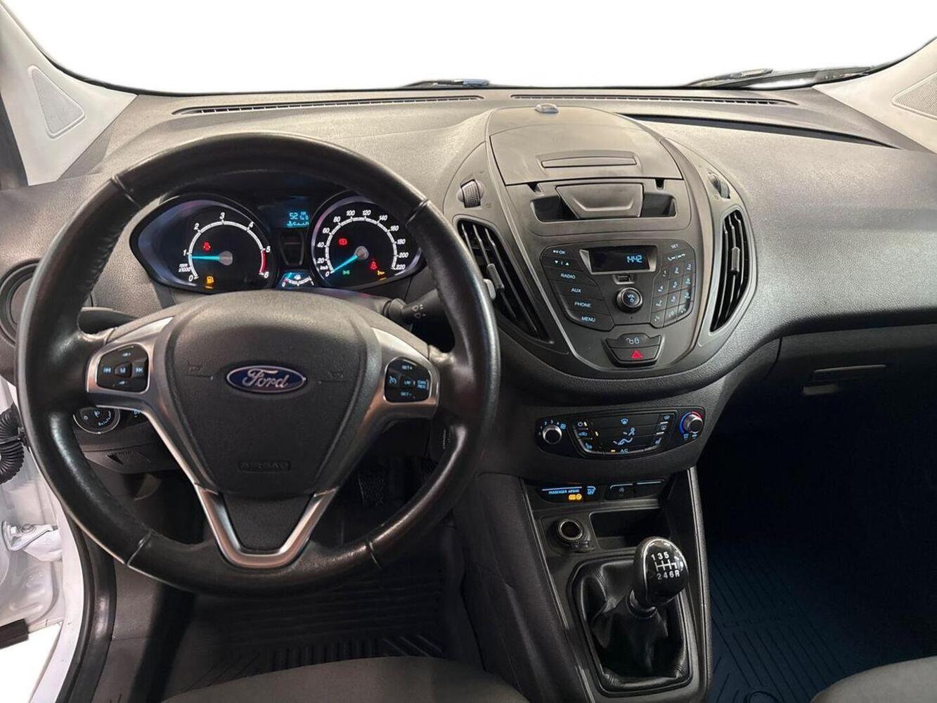 Ford Transit Courier vaihtoauto