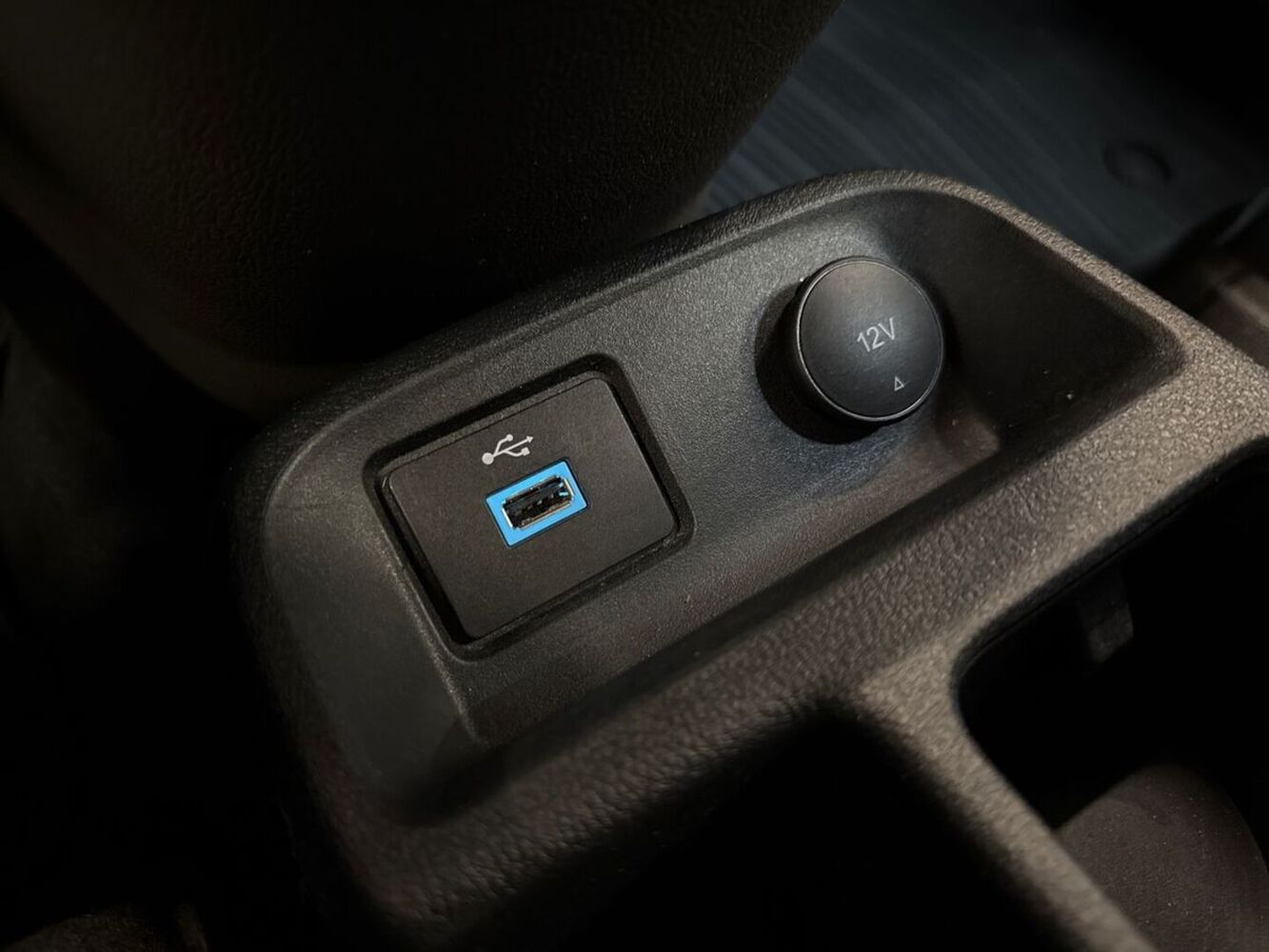 Ford Transit Connect vaihtoauto