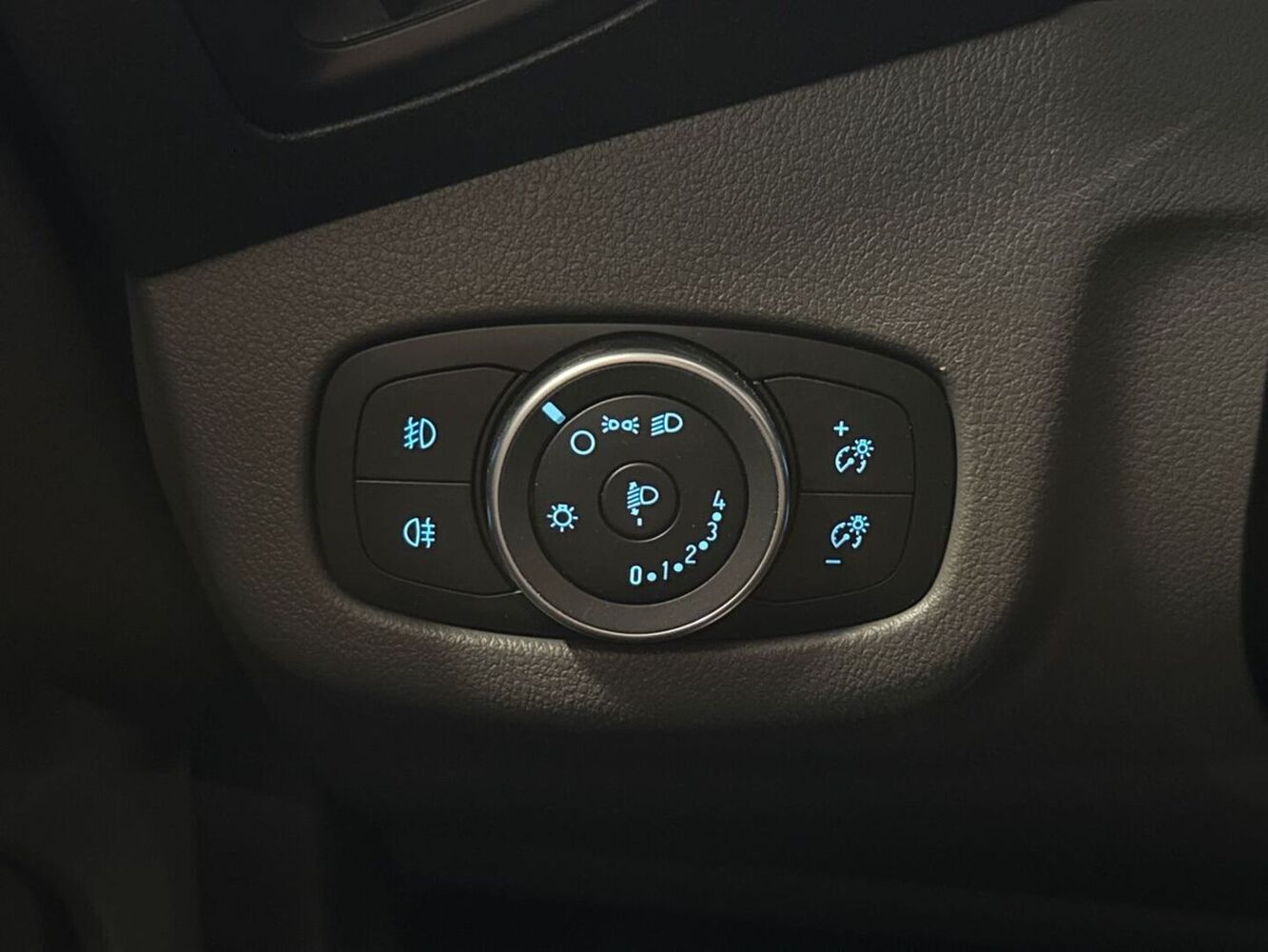 Ford Transit Connect vaihtoauto