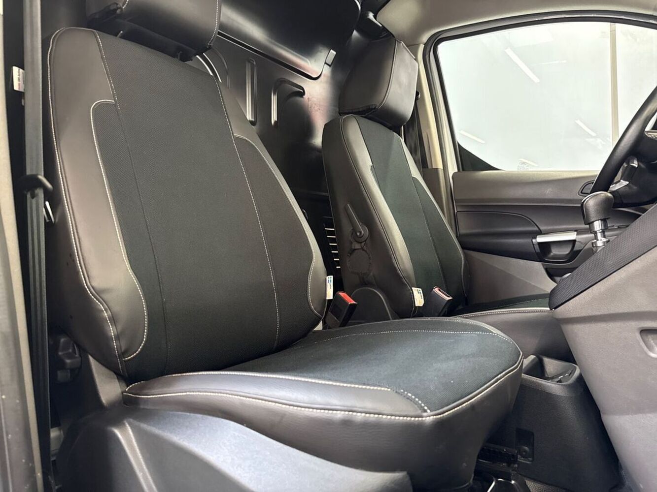 Ford Transit Connect vaihtoauto