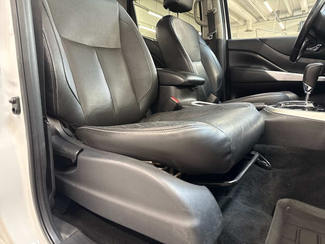 Nissan Navara vaihtoauto