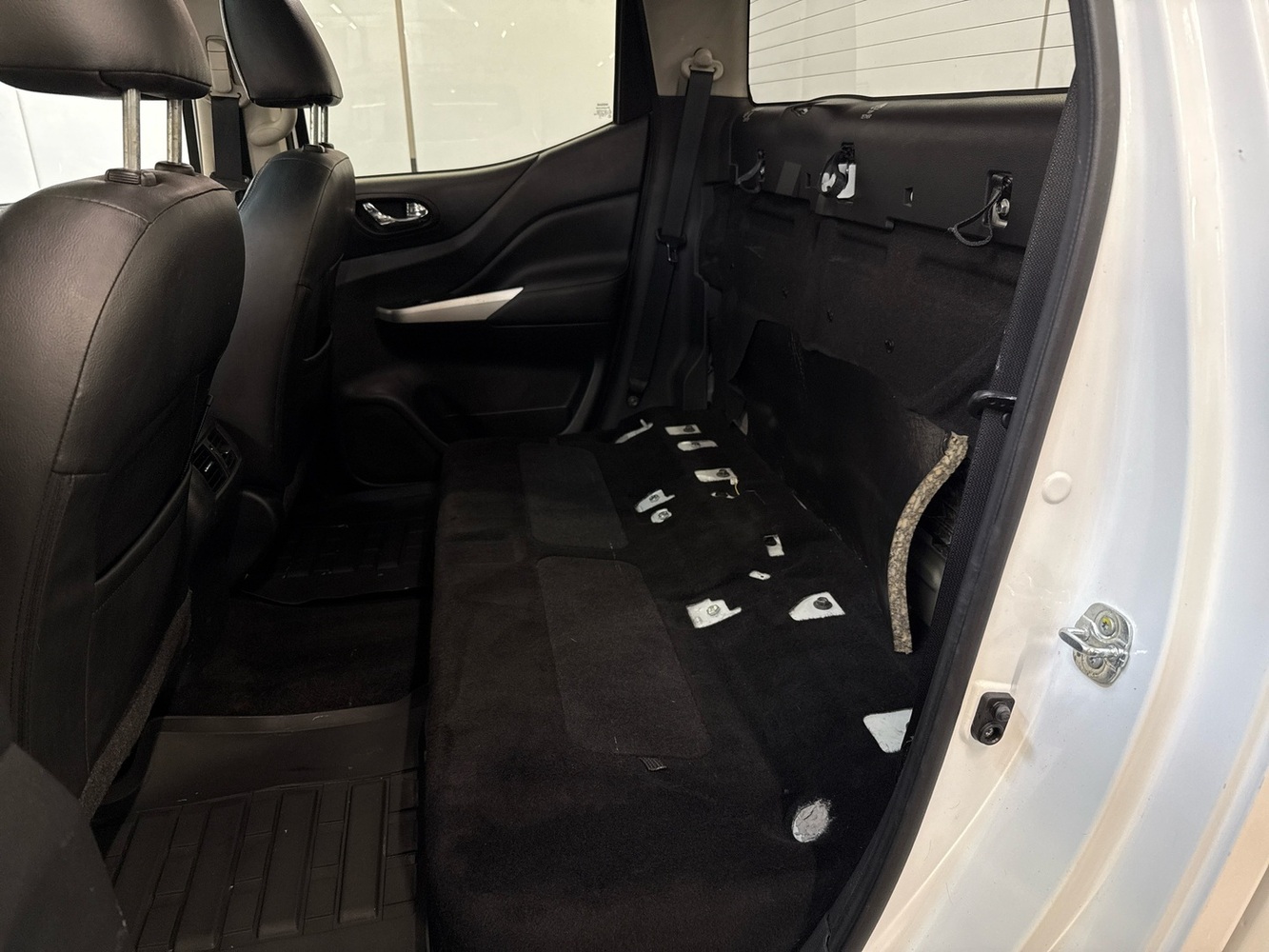 Nissan Navara vaihtoauto