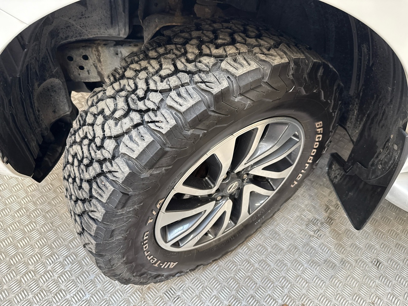 Nissan Navara vaihtoauto