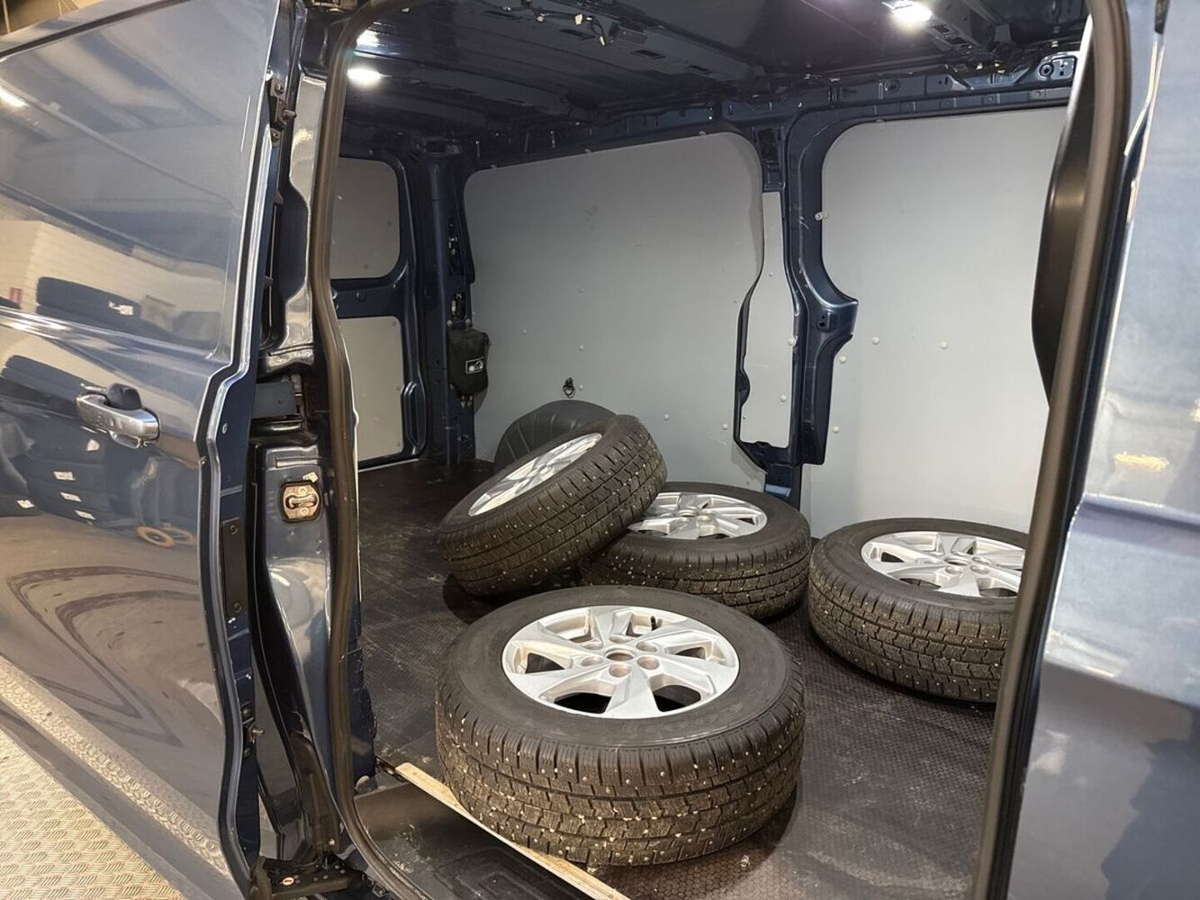 Ford Transit Custom vaihtoauto
