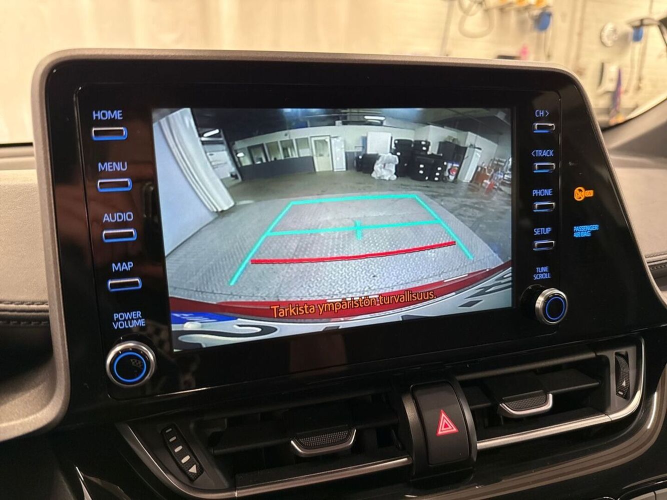 Toyota C-HR vaihtoauto