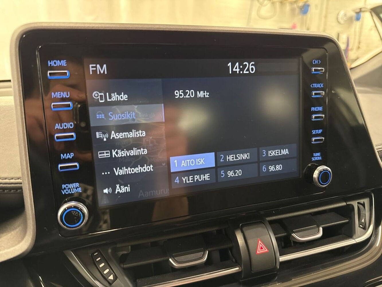 Toyota C-HR vaihtoauto
