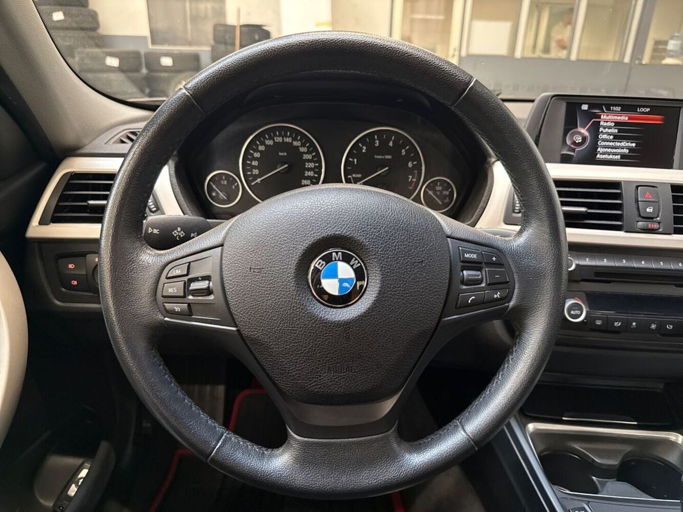 BMW 320 vaihtoauto