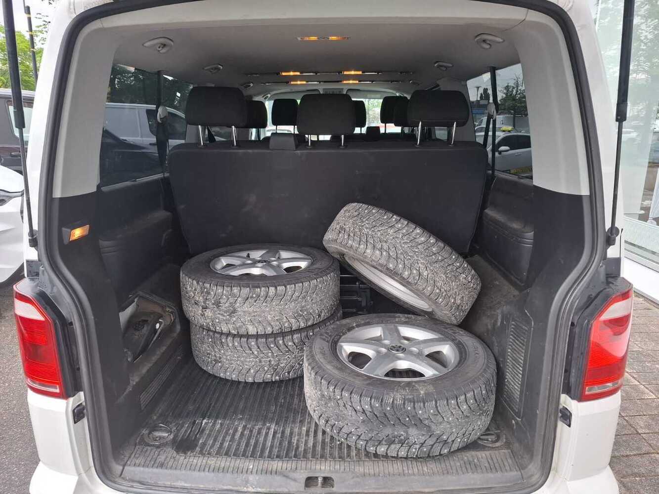 Volkswagen Caravelle vaihtoauto