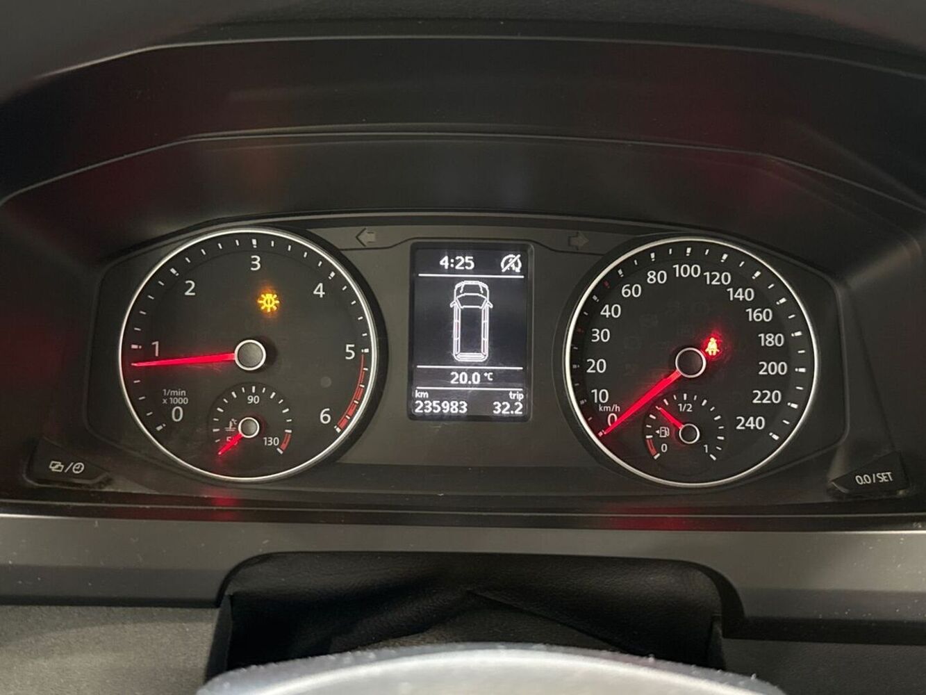 Volkswagen Caravelle vaihtoauto
