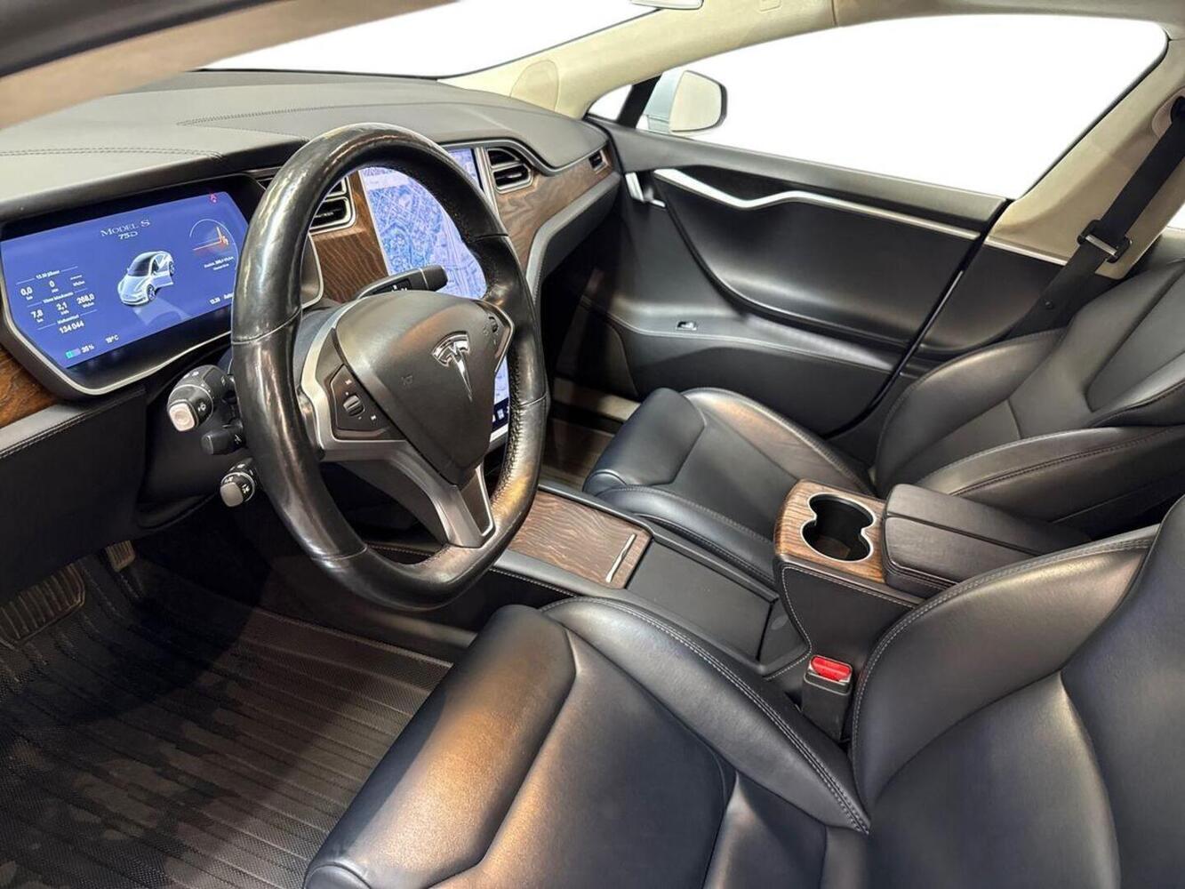 Tesla Model S vaihtoauto