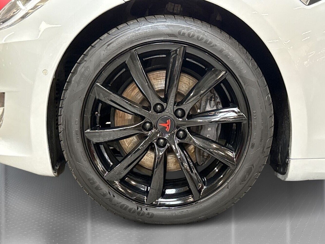 Tesla Model S vaihtoauto
