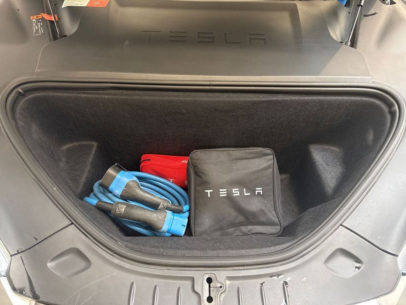 Tesla Model S vaihtoauto