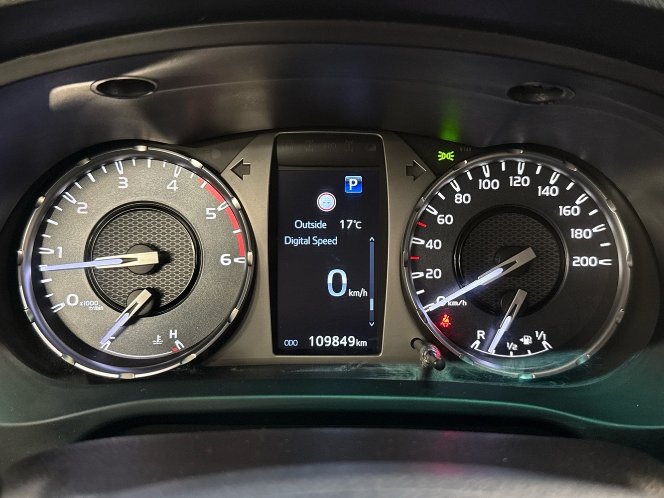 Toyota Hilux vaihtoauto