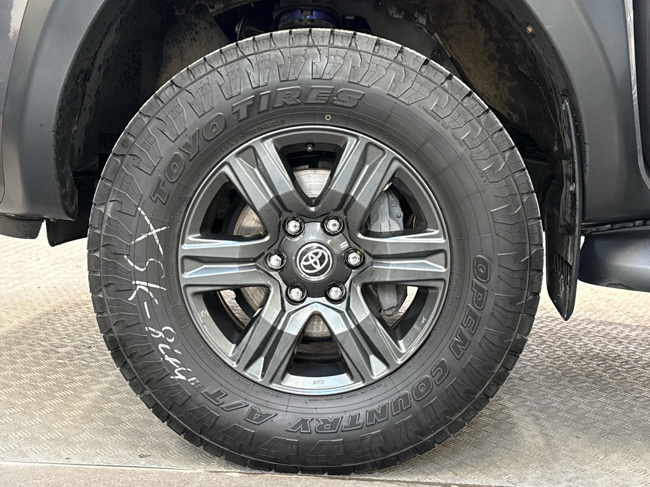 Toyota Hilux vaihtoauto