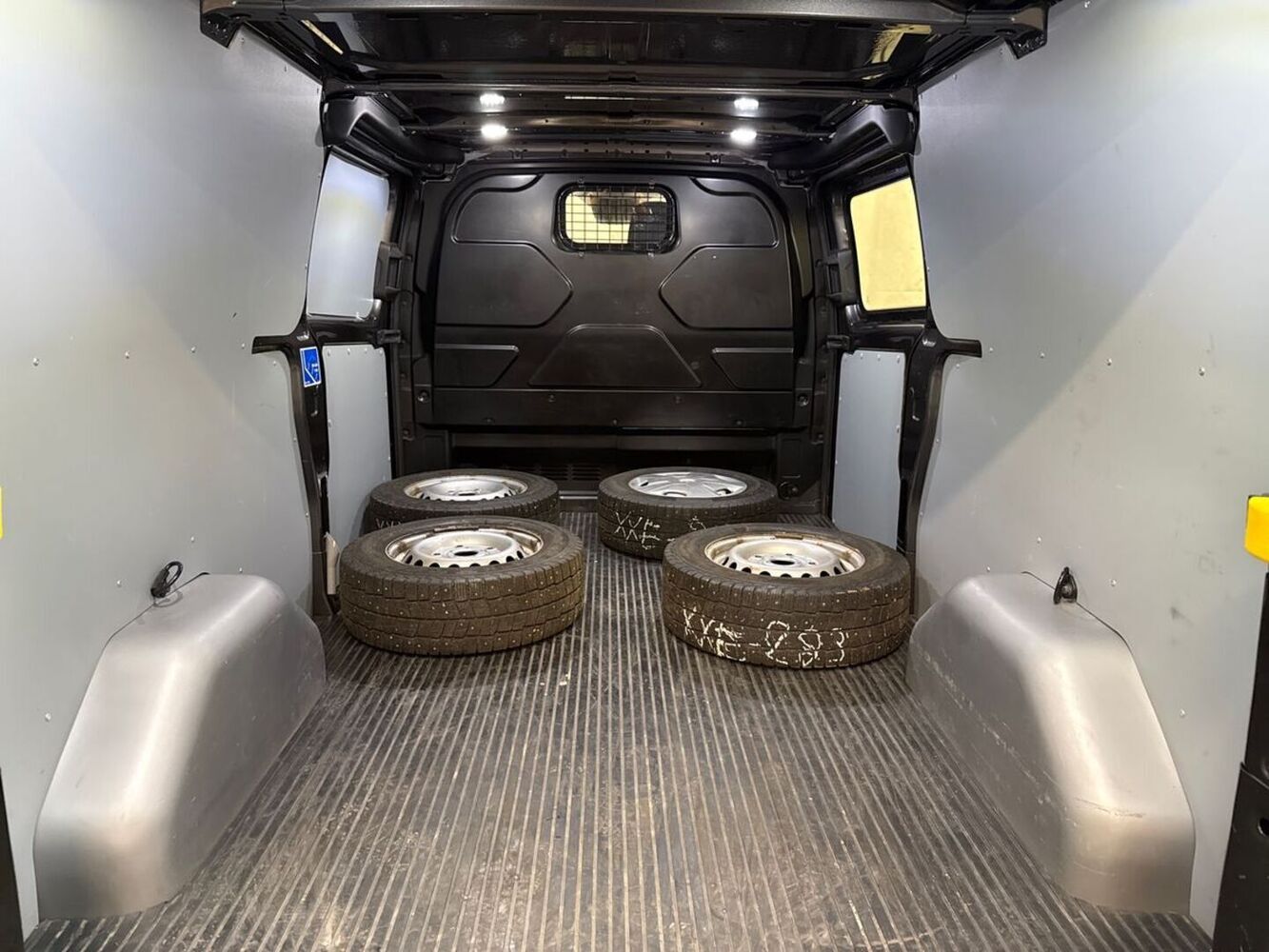 Ford Transit Custom vaihtoauto