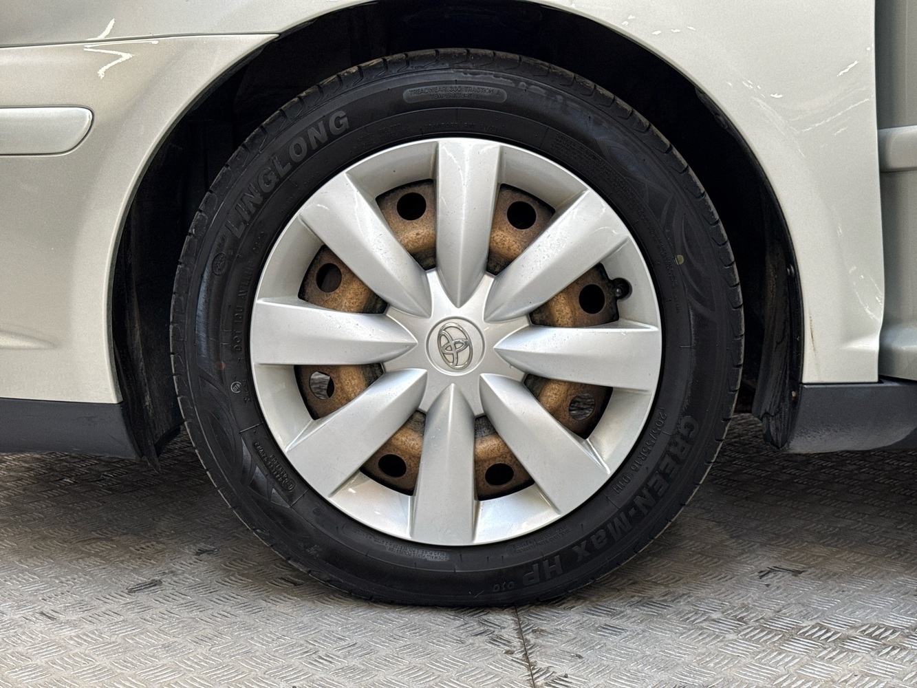 Toyota Avensis vaihtoauto