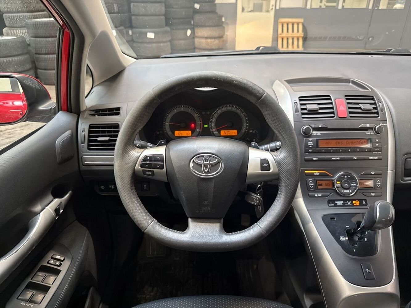 Toyota Auris vaihtoauto