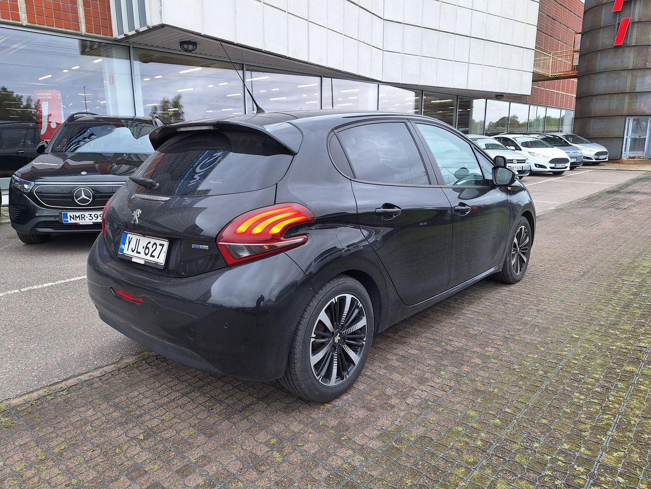 Peugeot 208 vaihtoauto