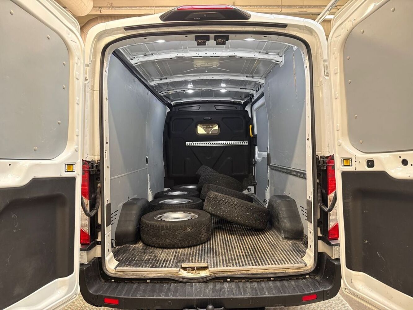 Ford Transit vaihtoauto