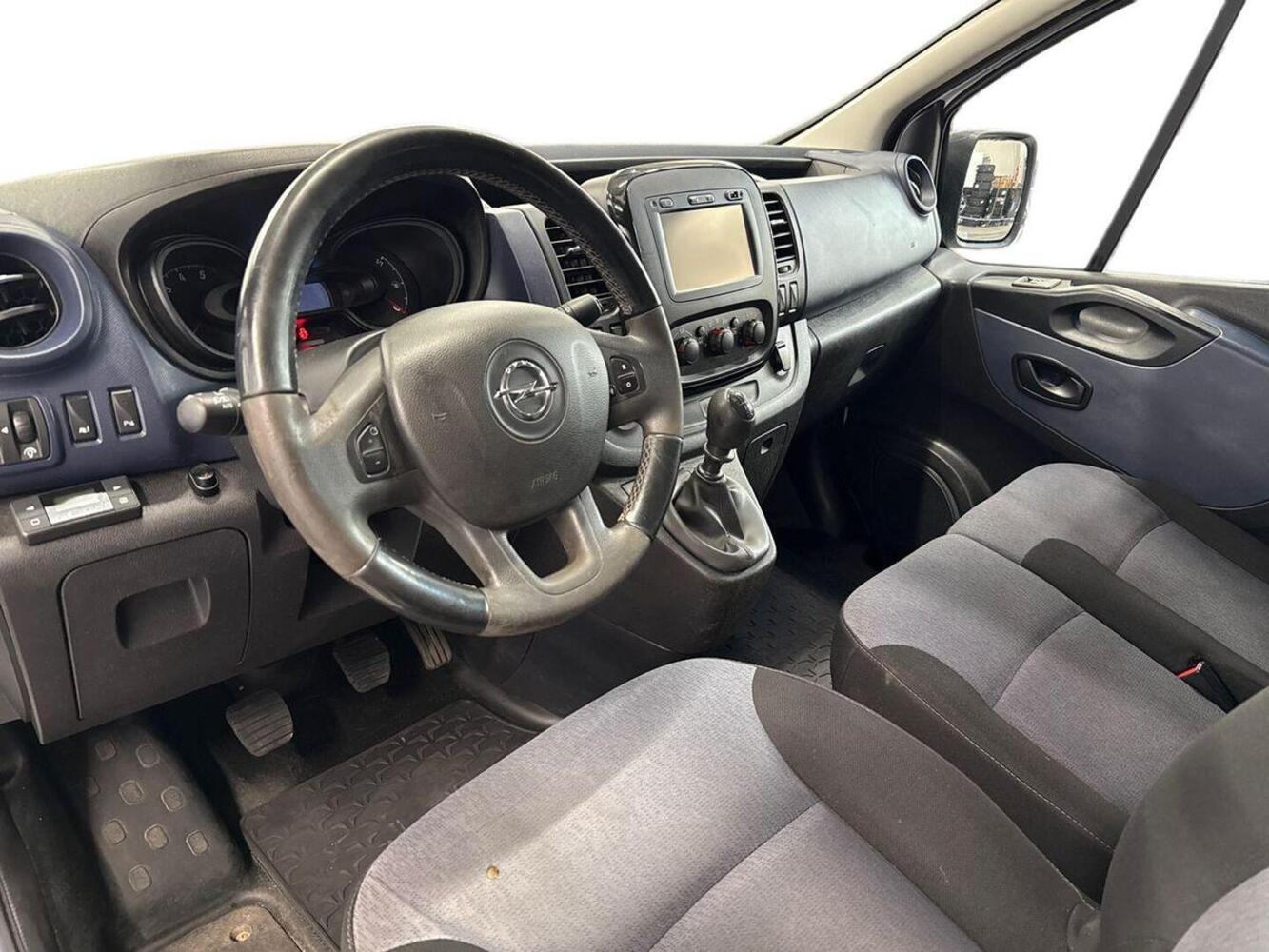 Opel Vivaro vaihtoauto