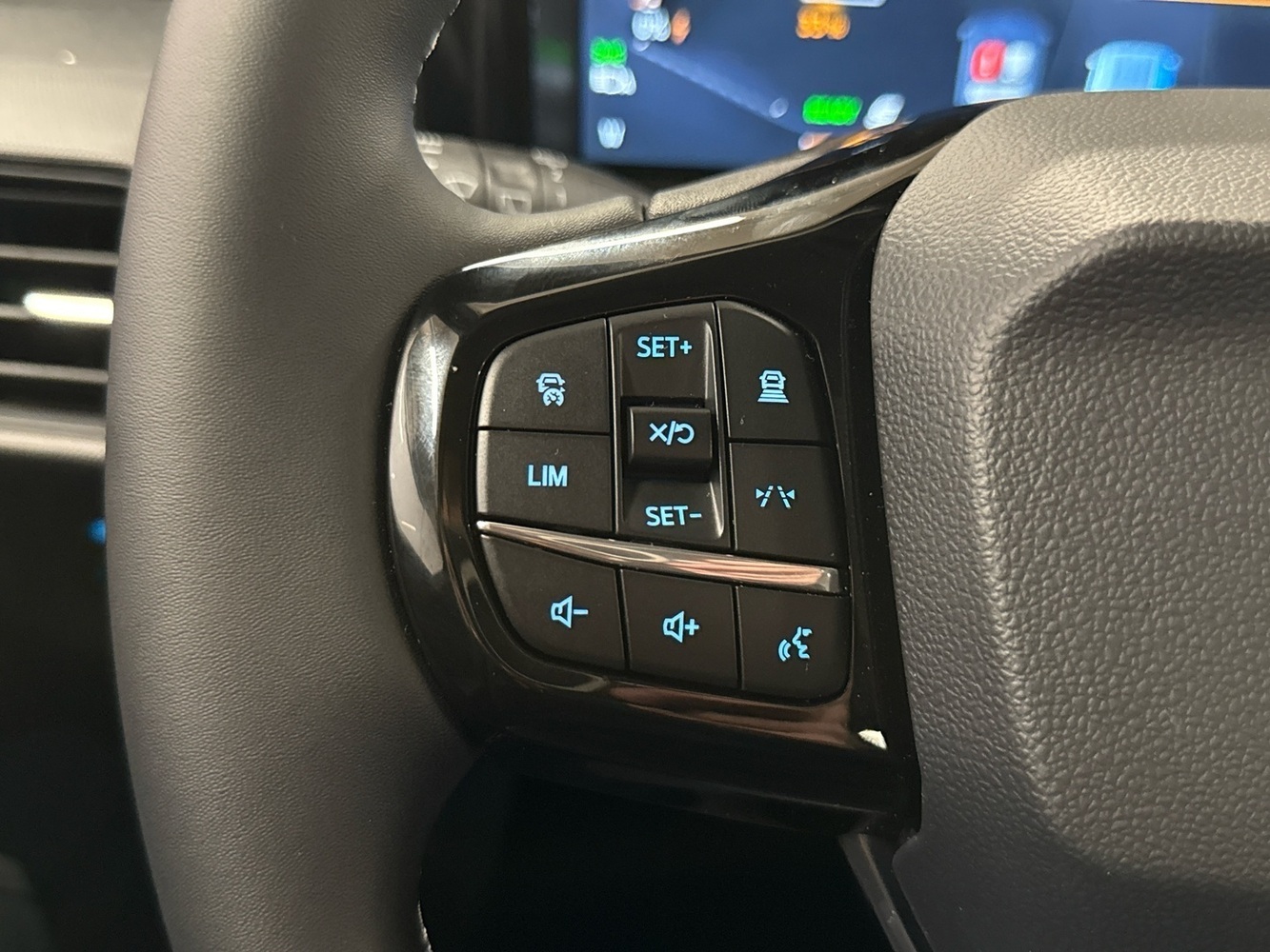 Ford Tourneo Courier vaihtoauto