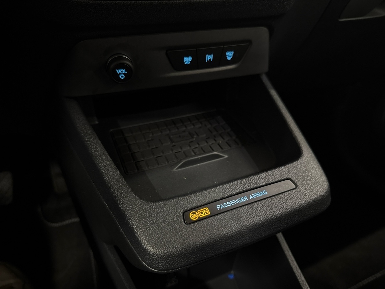 Ford Tourneo Courier vaihtoauto