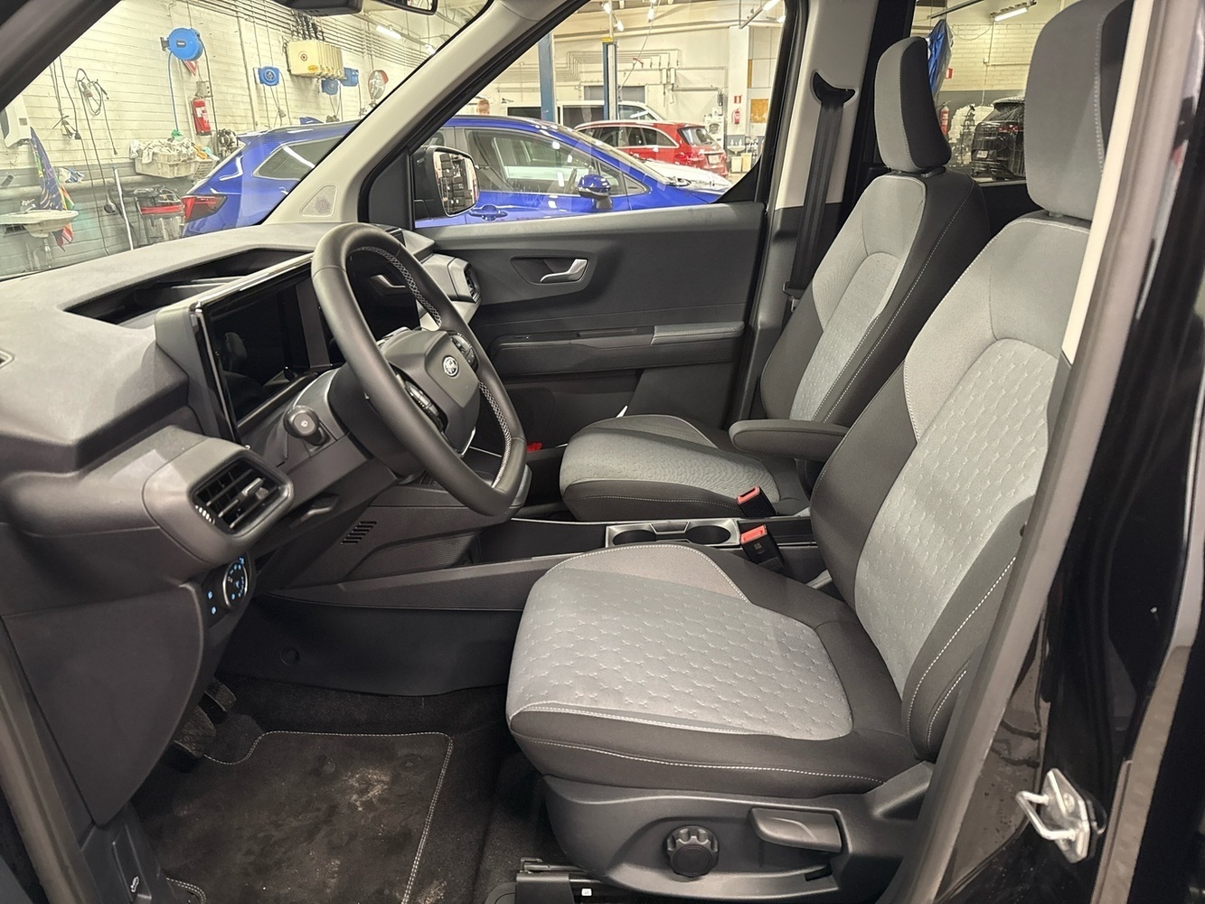 Ford Tourneo Courier vaihtoauto