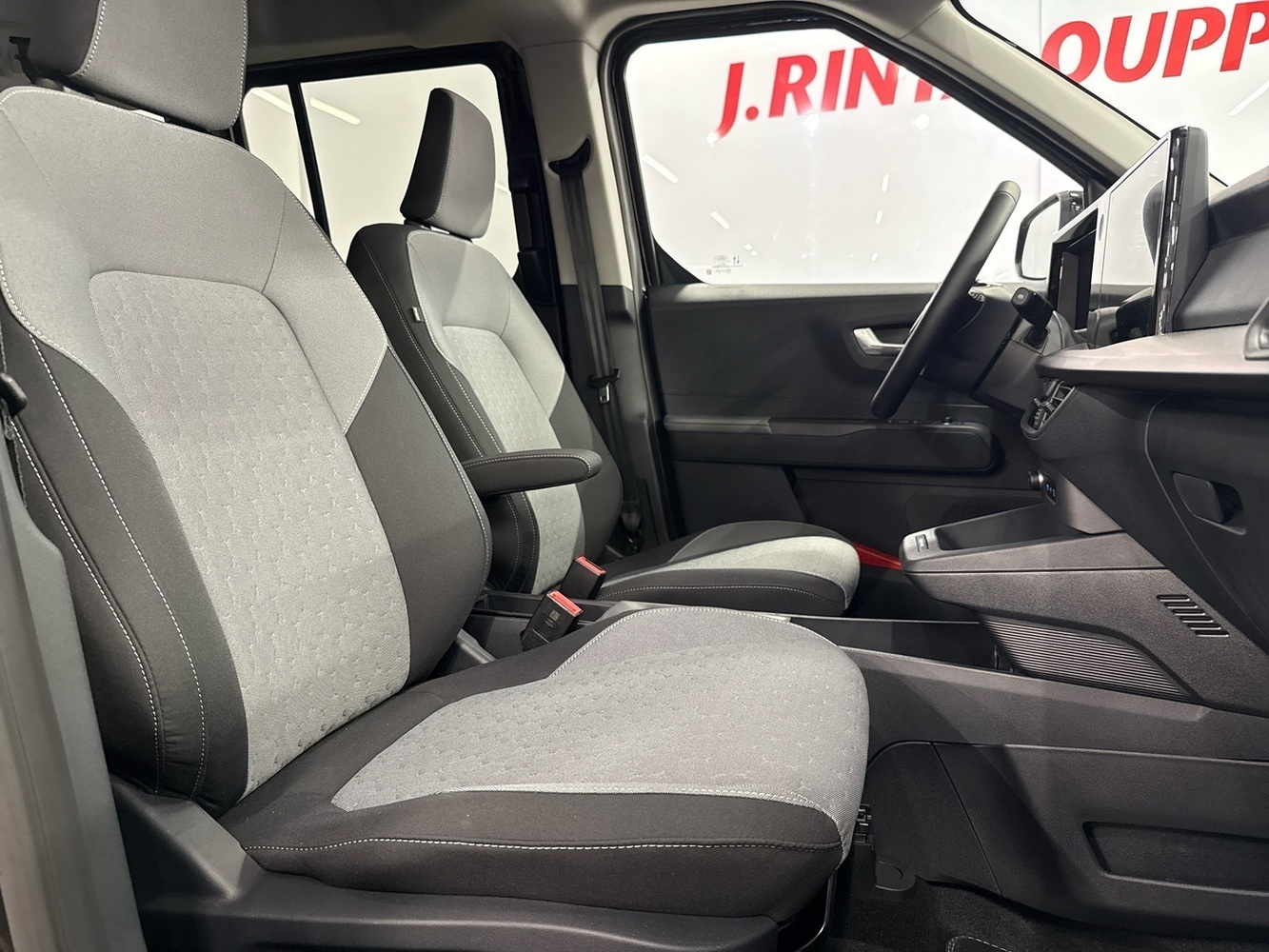 Ford Tourneo Courier vaihtoauto