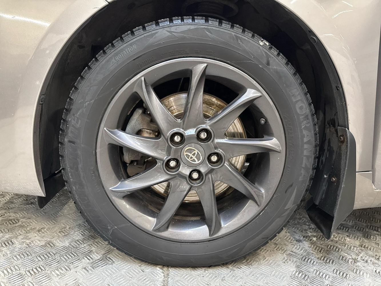 Toyota Avensis vaihtoauto