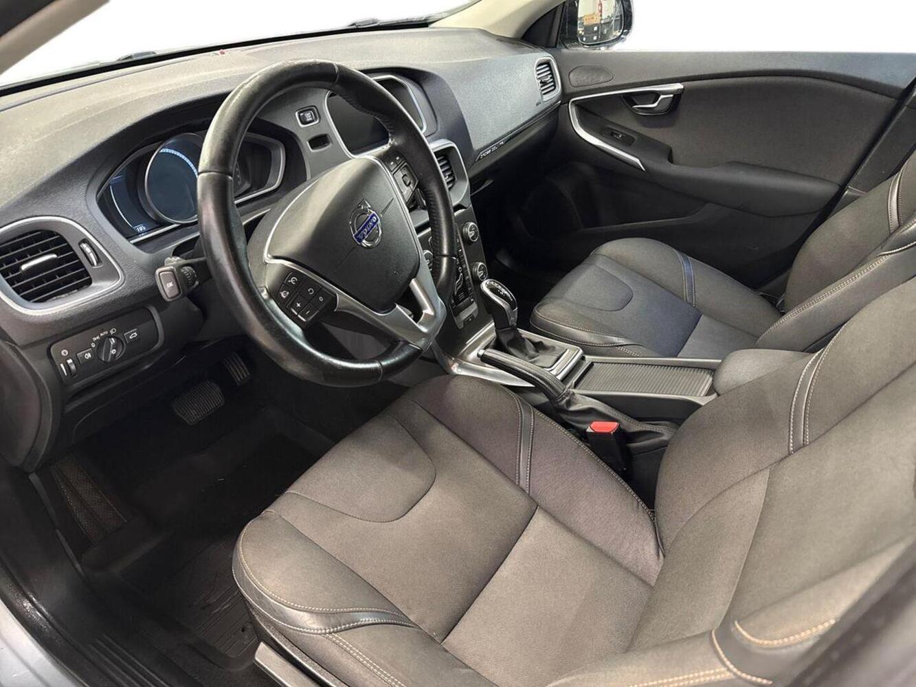 Volvo V40 Cross Country vaihtoauto