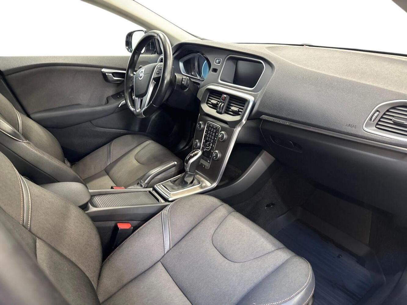 Volvo V40 Cross Country vaihtoauto