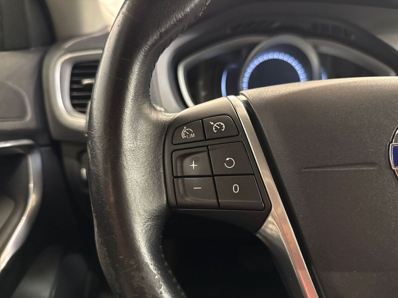 Volvo V40 Cross Country vaihtoauto