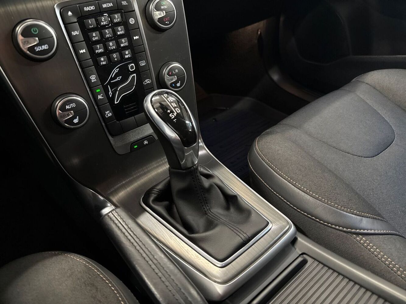 Volvo V40 Cross Country vaihtoauto