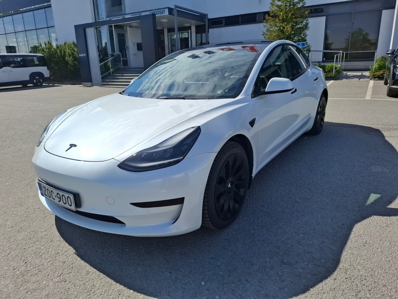 Tesla Model 3 vaihtoauto