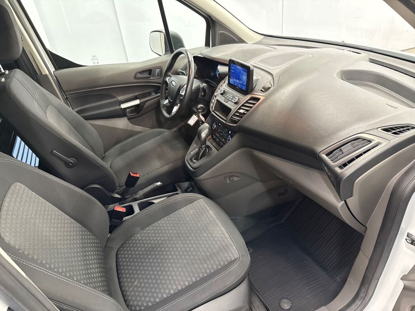 Ford Transit Connect vaihtoauto