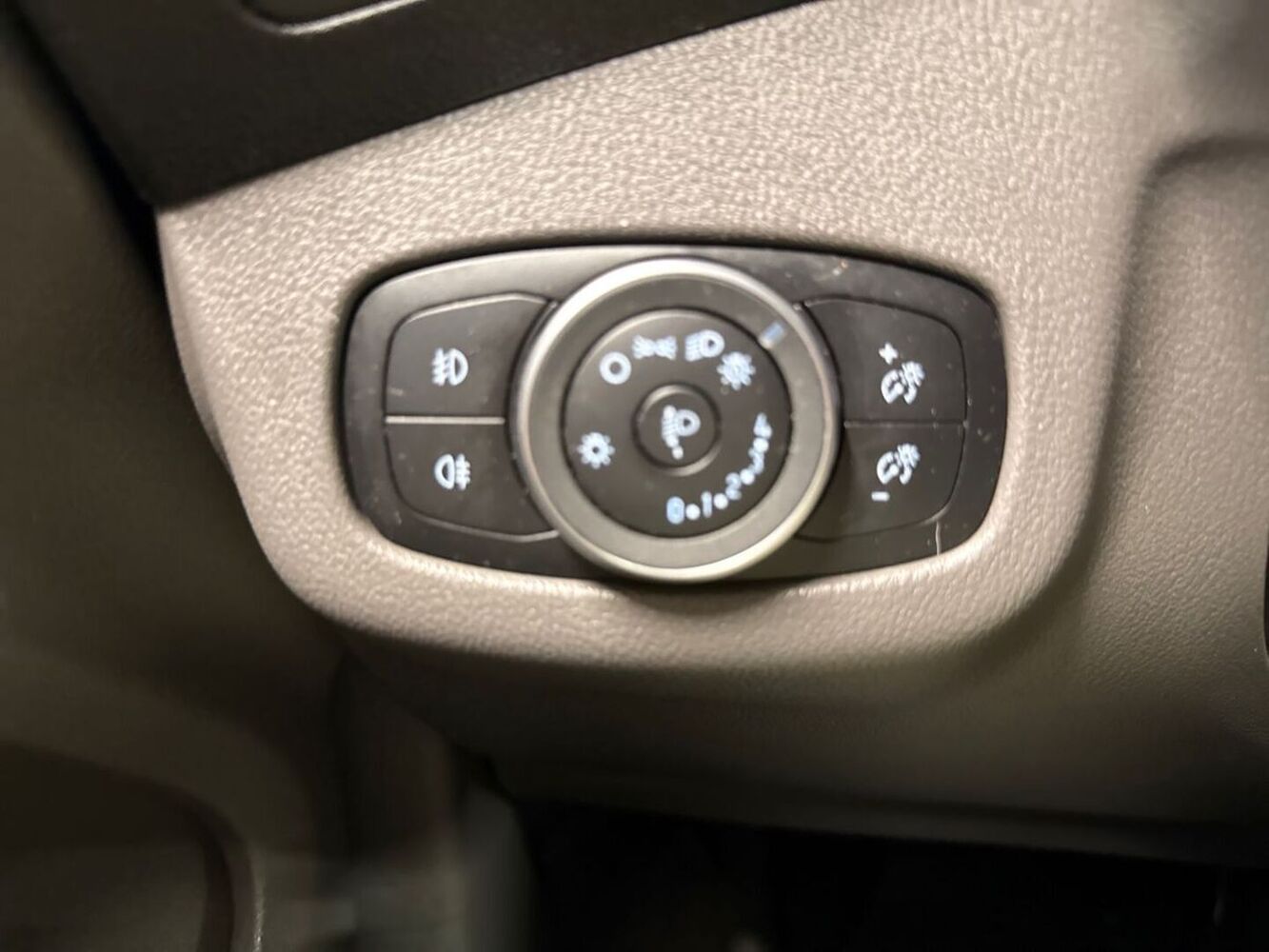 Ford Transit Connect vaihtoauto