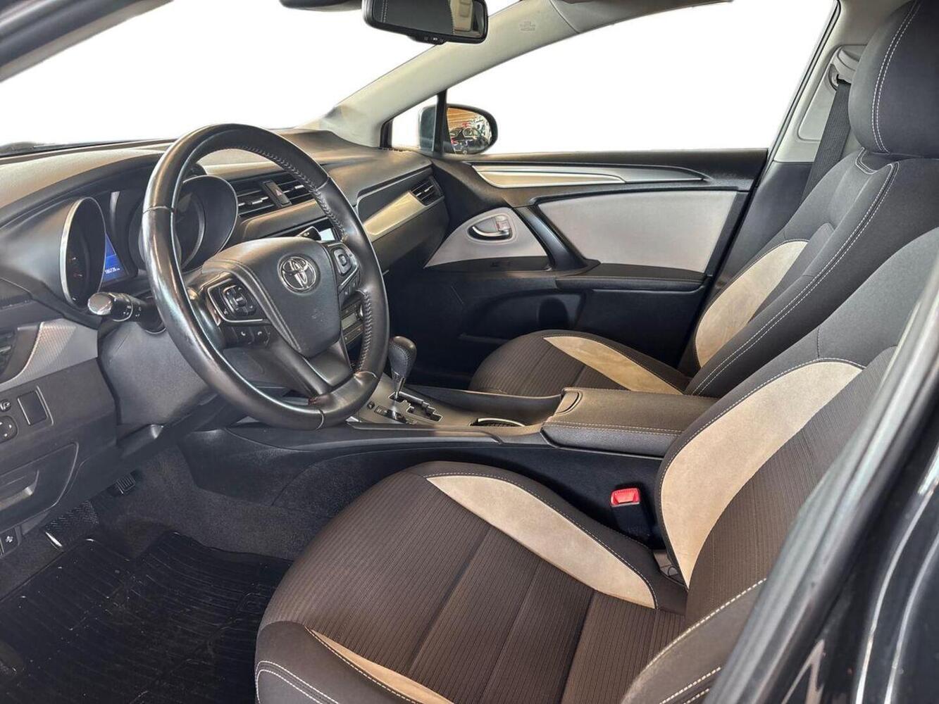 Toyota Avensis vaihtoauto