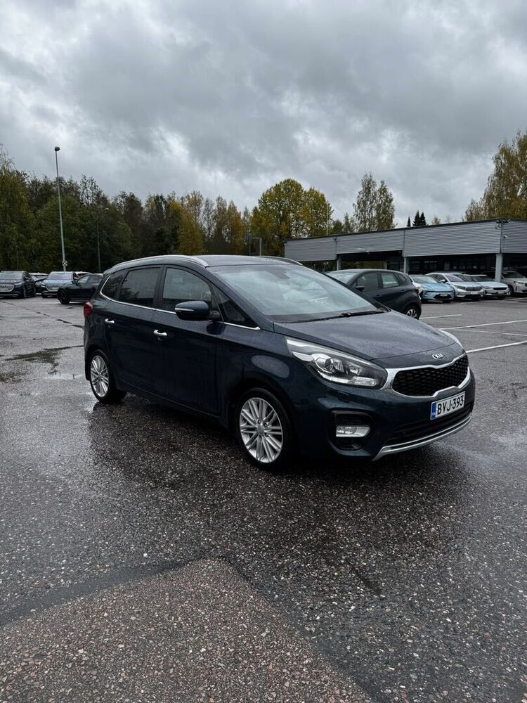 Kia Carens vaihtoauto