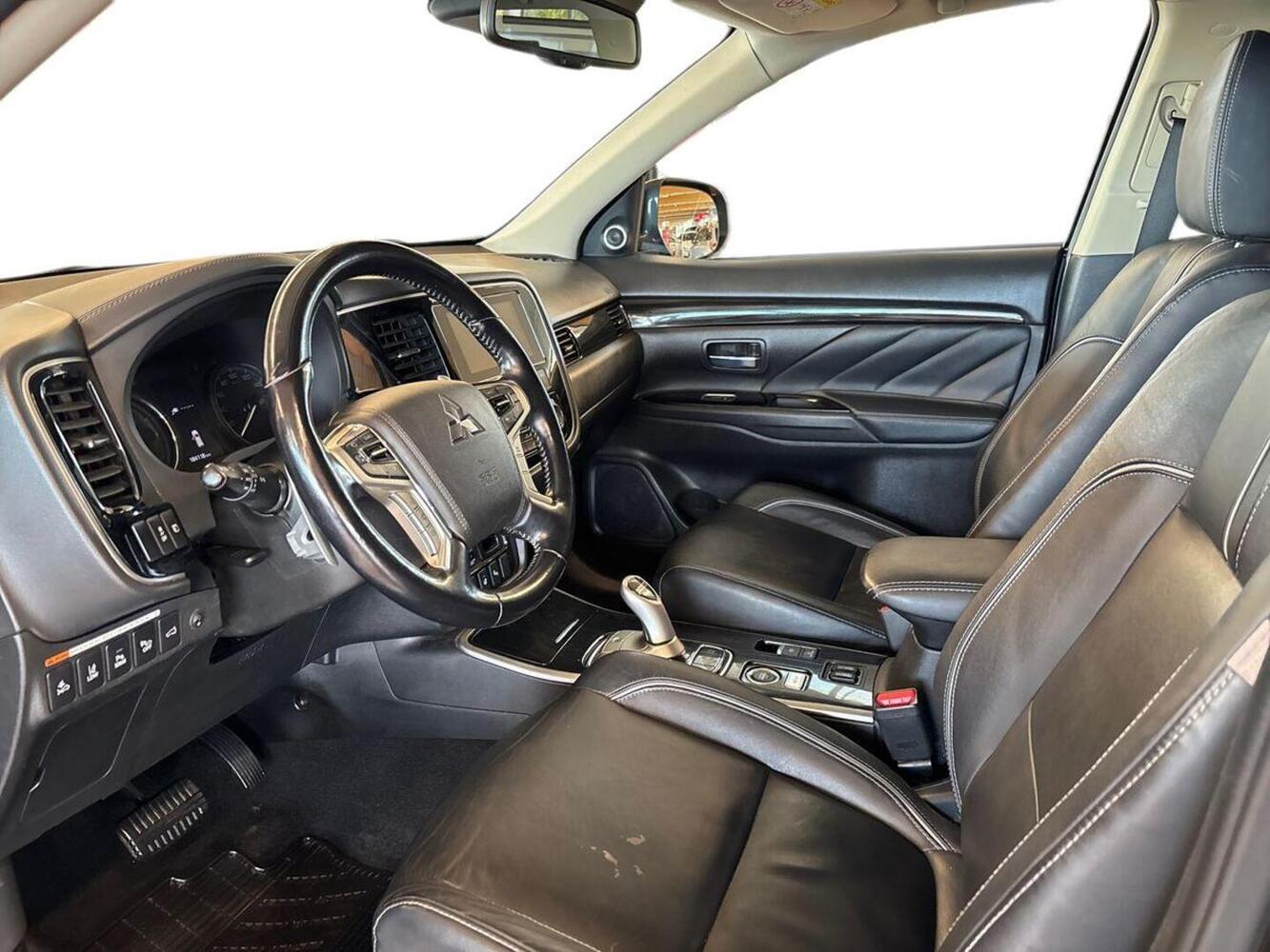 Mitsubishi Outlander PHEV vaihtoauto