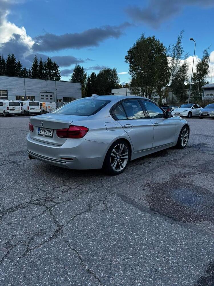 BMW 330 vaihtoauto