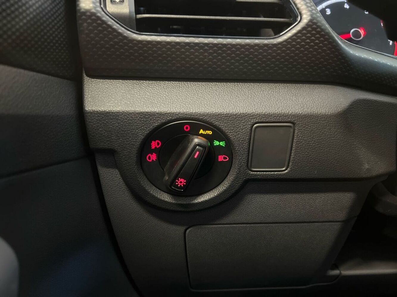 Volkswagen T-Cross vaihtoauto