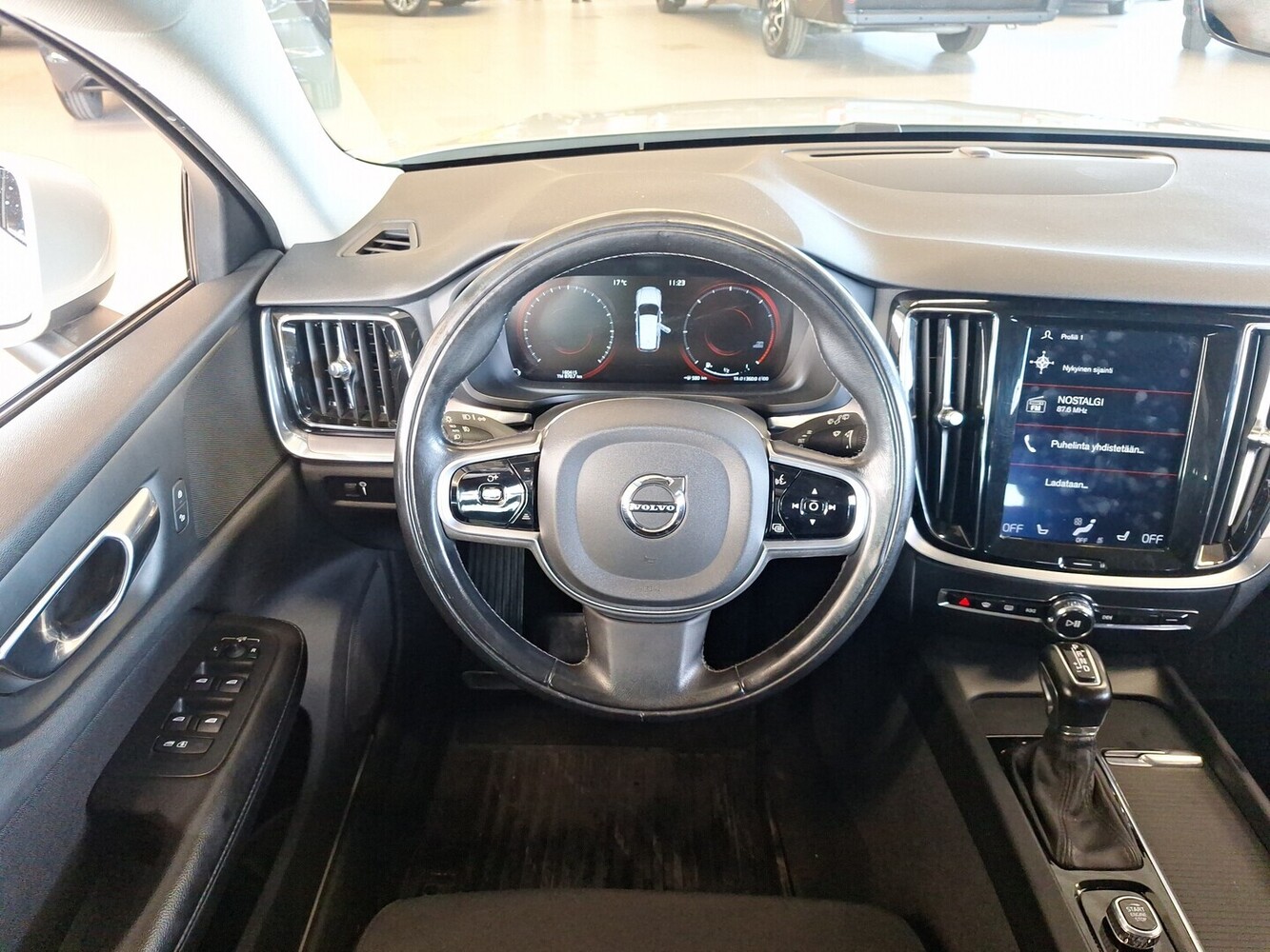 Volvo V60 vaihtoauto