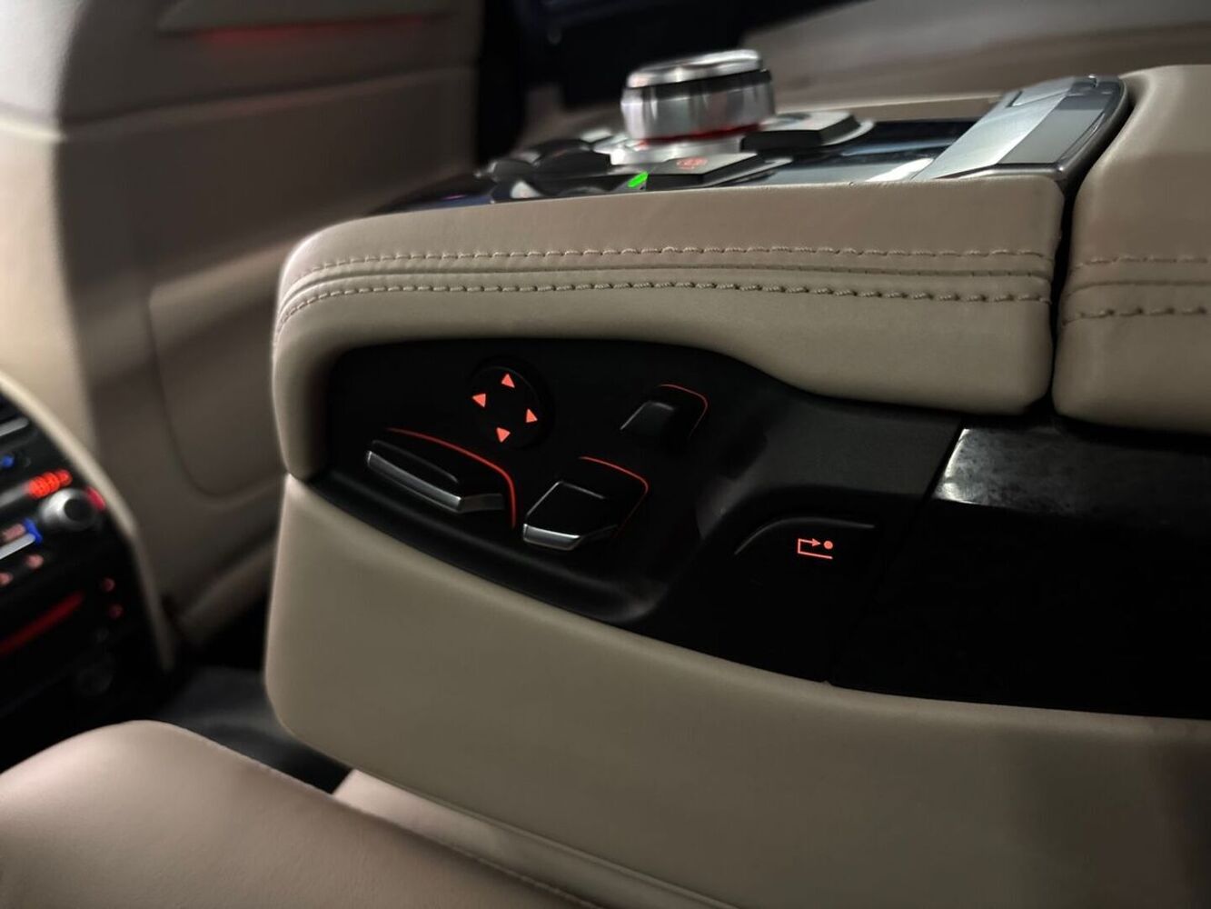 BMW 750 vaihtoauto