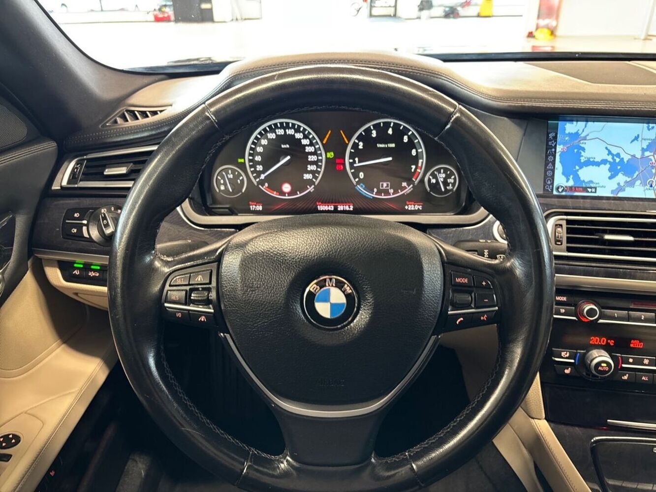 BMW 750 vaihtoauto
