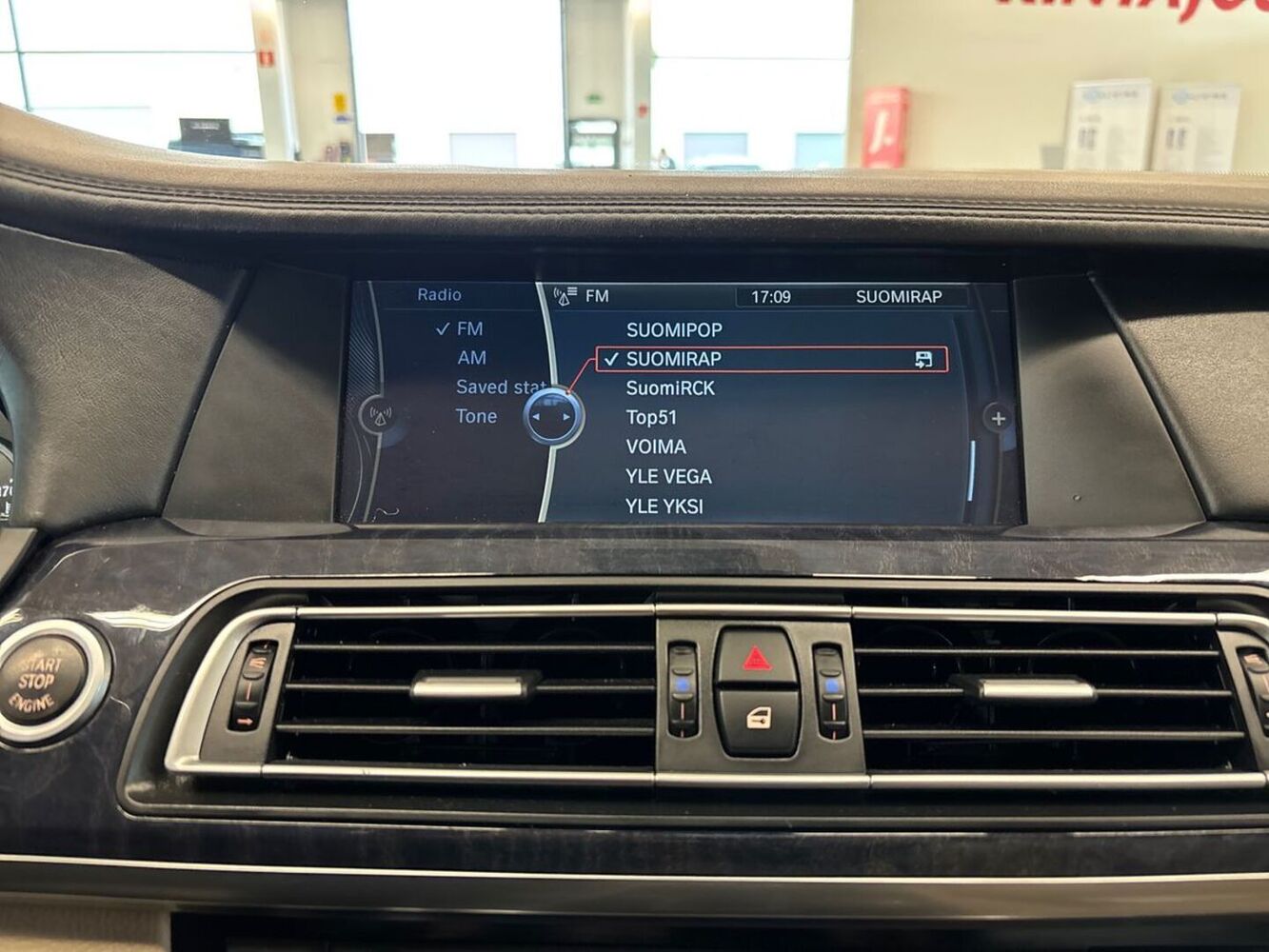 BMW 750 vaihtoauto