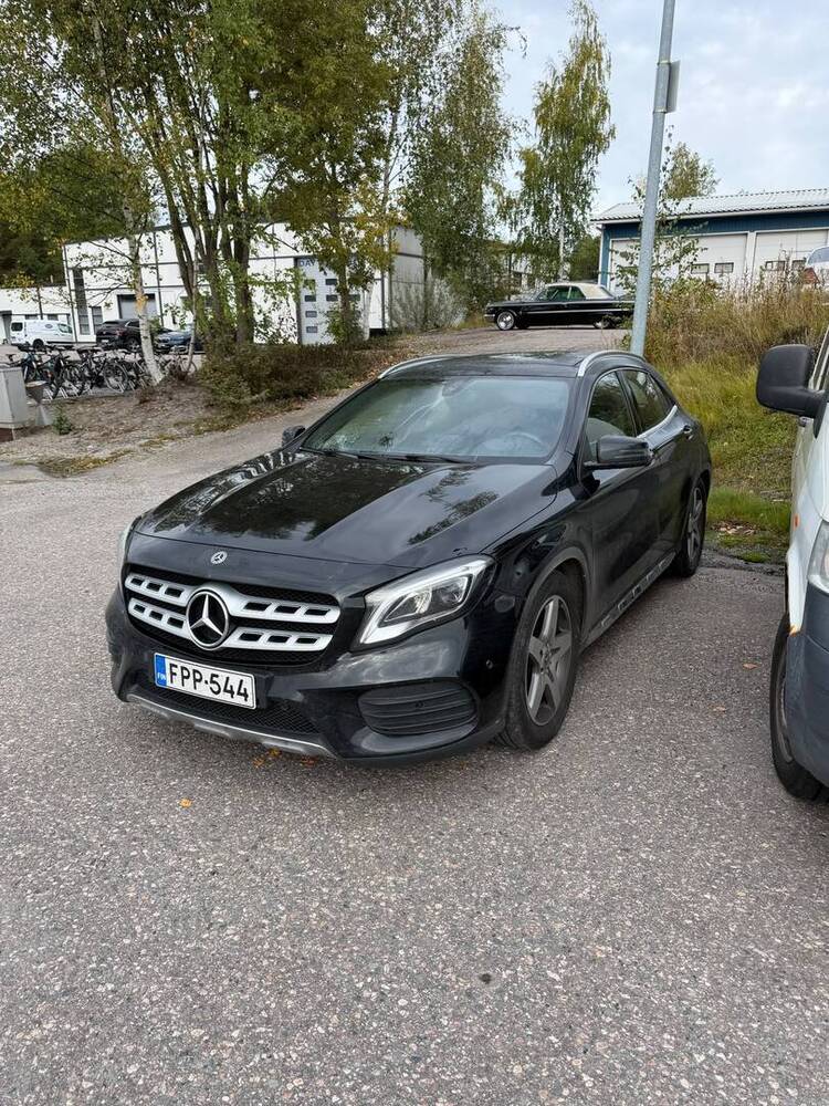 Mercedes-Benz GLA vaihtoauto