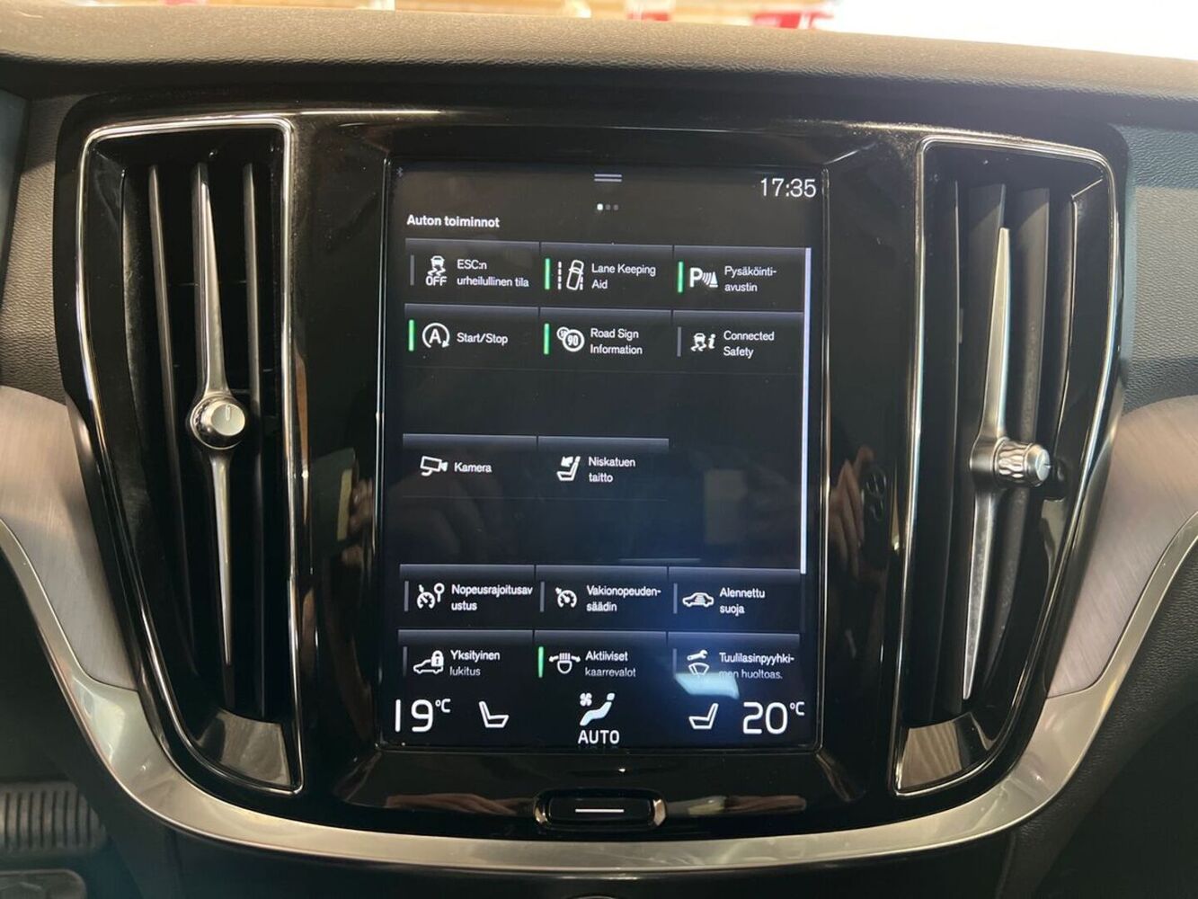 Volvo V60 vaihtoauto
