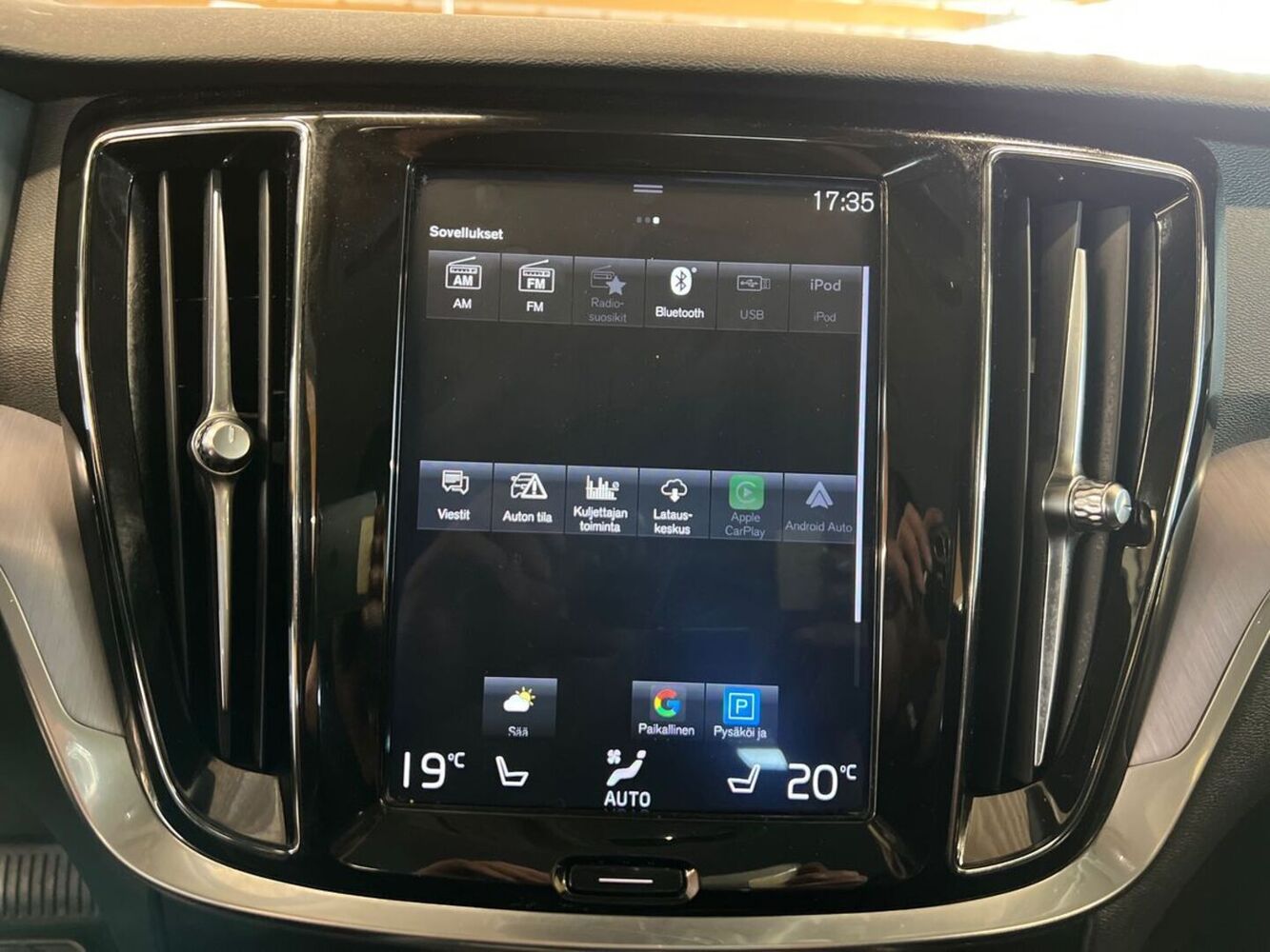 Volvo V60 vaihtoauto